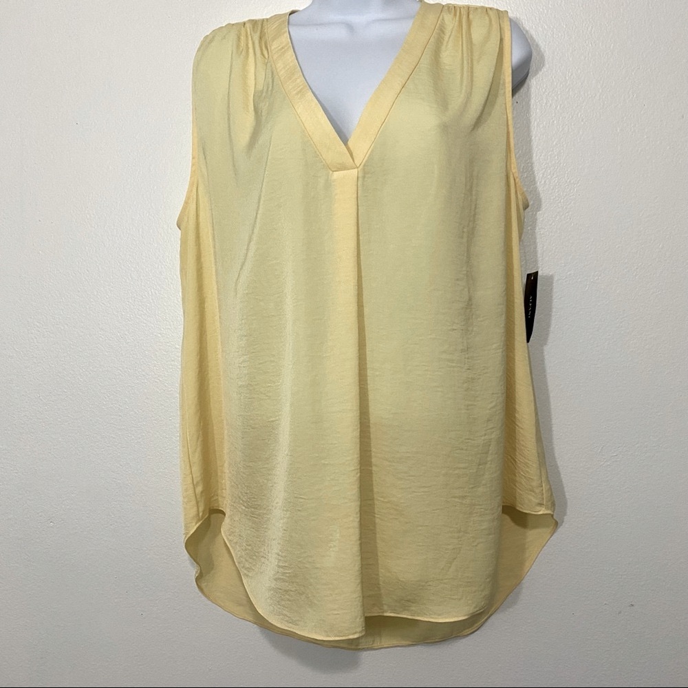 Alfani. Ladies Size 1X. Yellow Sleeveless Top